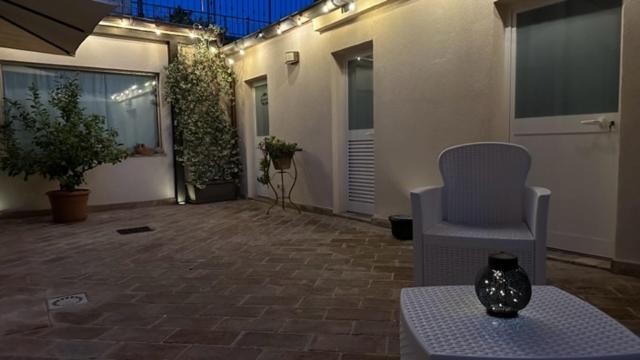 Affittacamere Il Cortile Chiaravalle Marche Exterior photo