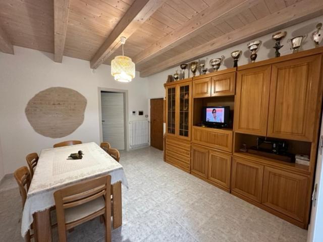 Affittacamere Il Cortile Chiaravalle Marche Exterior photo